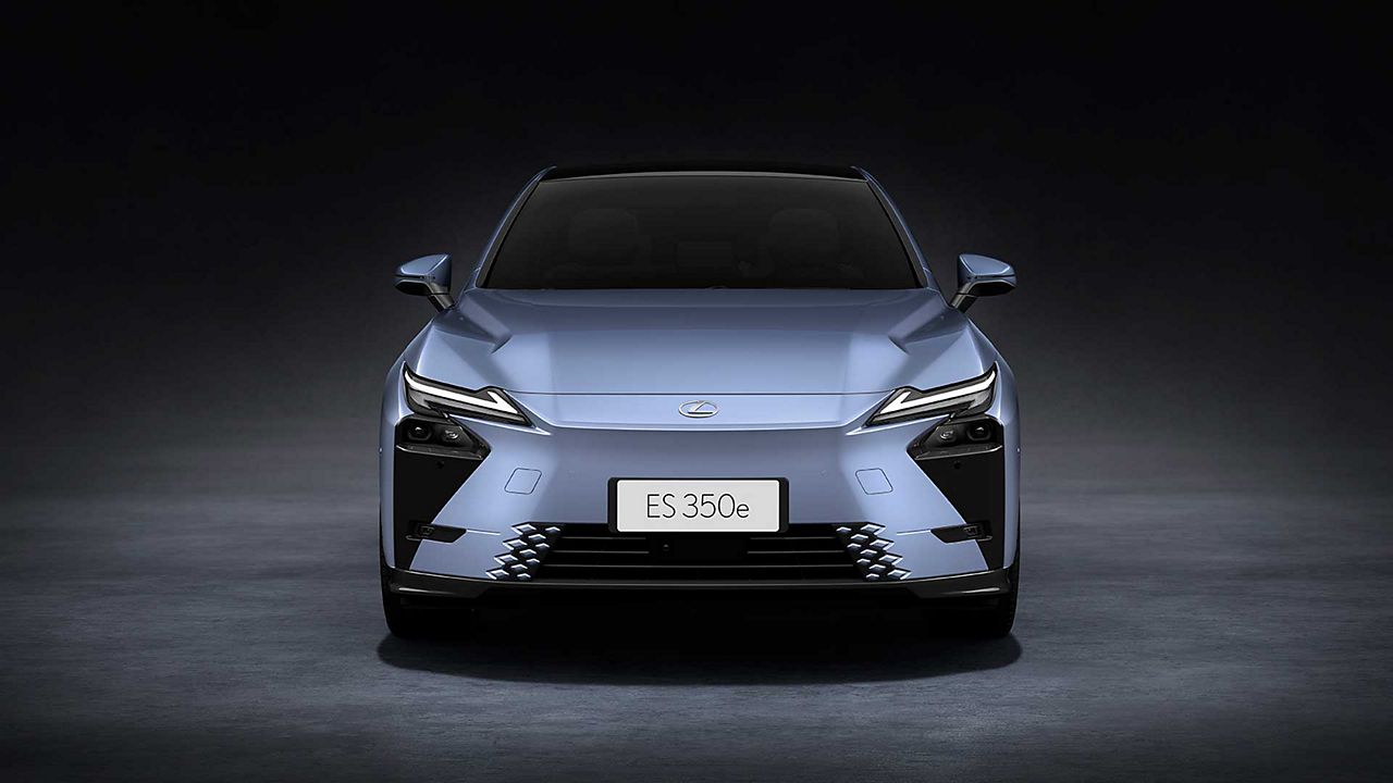 The New es/ Today / The Visit 7‪”‬ Noul Lexus ES | Lexus Romania