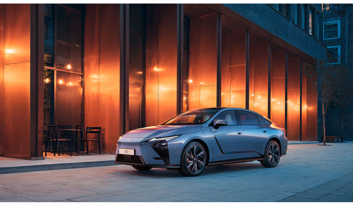 A Lexus ES parked outside a building