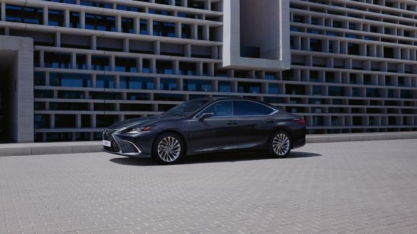 Side view of a parked Lexus ES