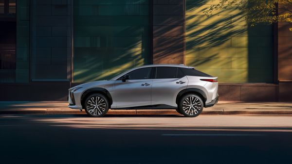 Lexus RZ 2025