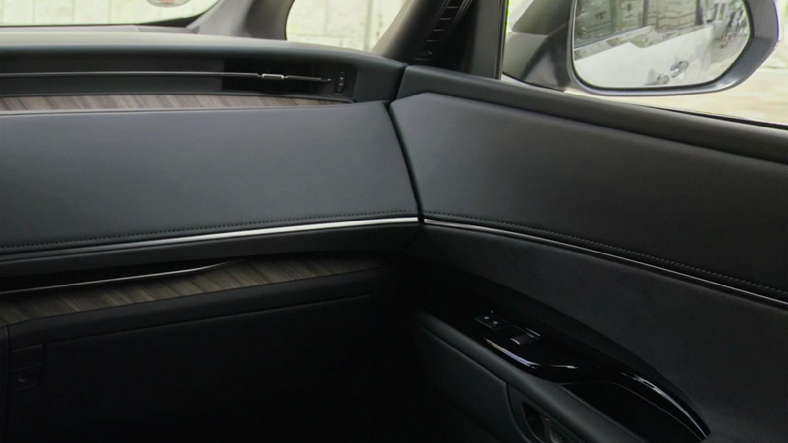 Lexus LM Takumi crafted interior