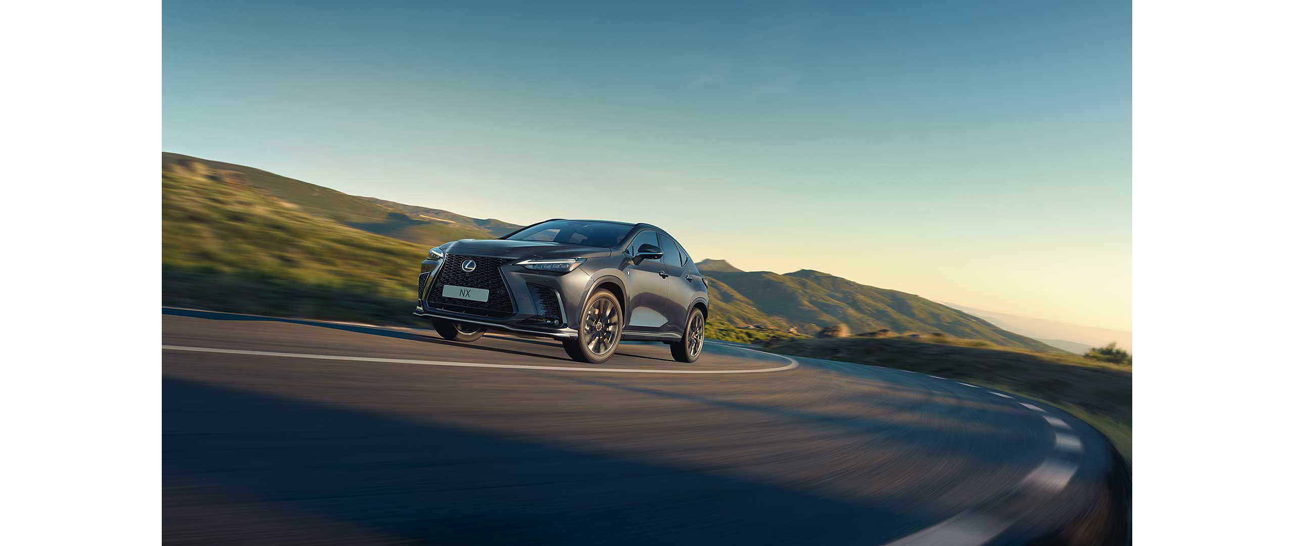 Lexus RX подключаемый гибрид