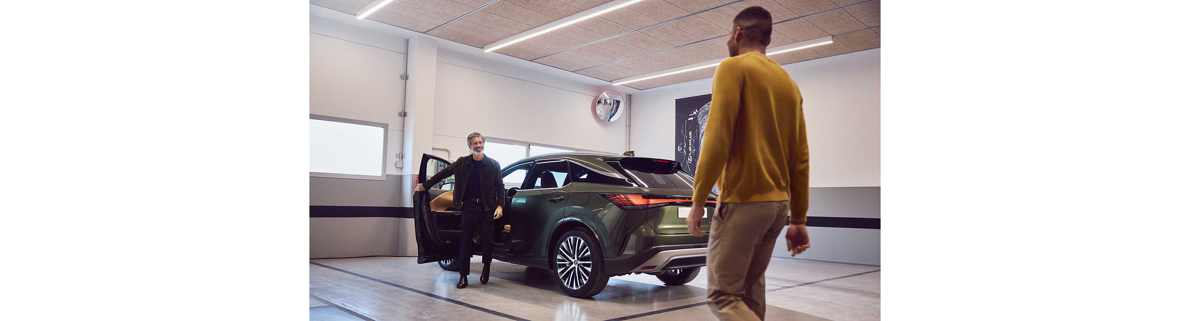 2025-lexus-owners-maintainance-hero-1920x10280-310328?wid=4000&fit=fit,1&ts=1744710803896&resMode=sharp2&op_usm=1.75,0.3,2,0