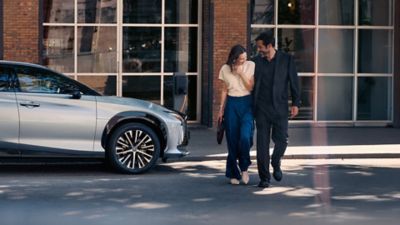 Lexus RZ | Electric Luxury SUV | Lexus UK