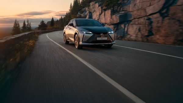 Lexus RZ