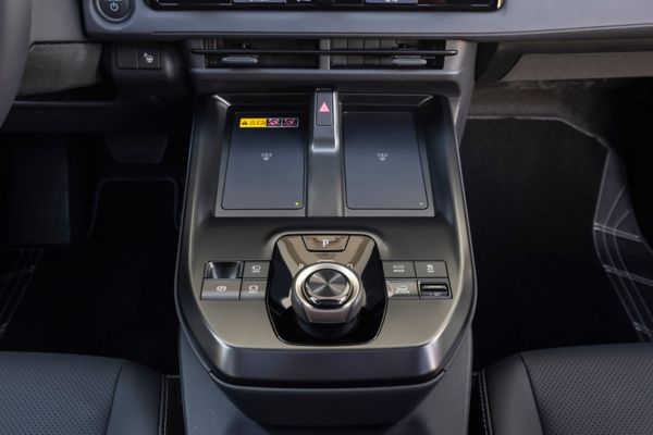 Interior do novo Toyota bZ4X