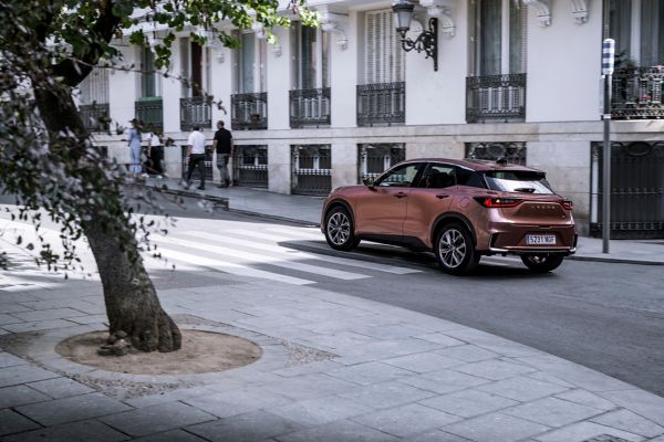 Lexus LBX a circular na cidade