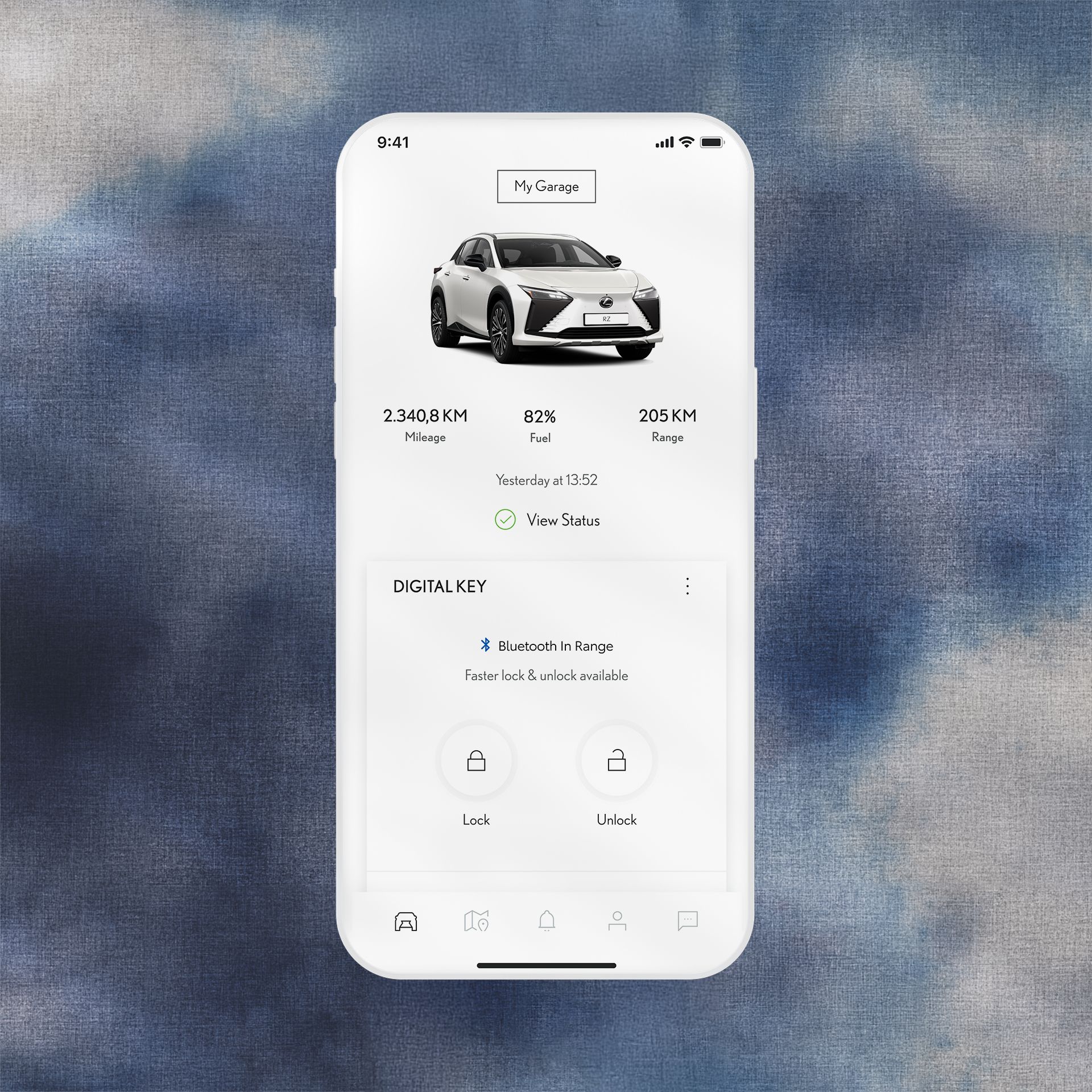 En mobiltelefon, der viser opladningsmuligheder i Lexus Link+-appen