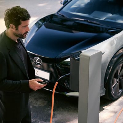 Lexus wordt opgeladen
