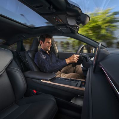 Batterij-elektrische Lexus onderweg