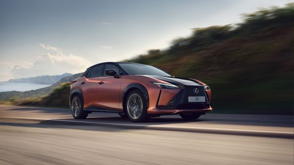 Finansier din nye Lexus RZ til 0% i variabel rente