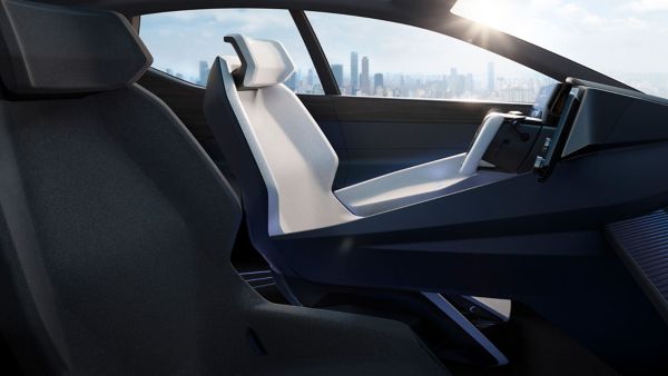 Seitliche Innenansicht eines Lexus LF-Z Electrified Konzeptwagens