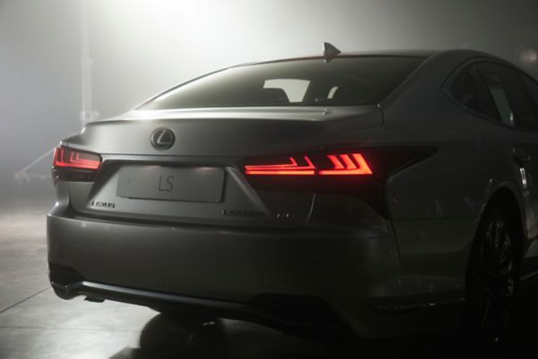 Lexus LS 500h