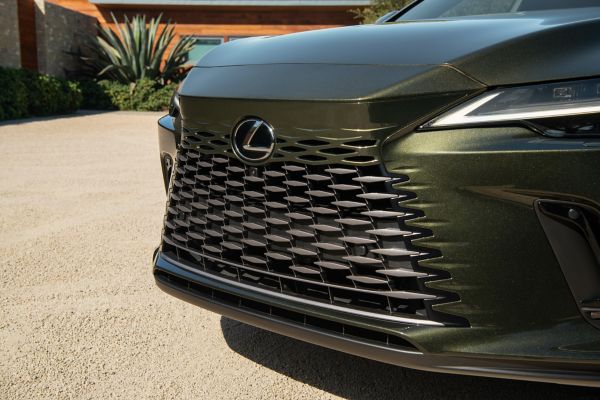 23RX_350hAWD_NORIGREEN_PEPPERCORN_LUXURY_HV1764