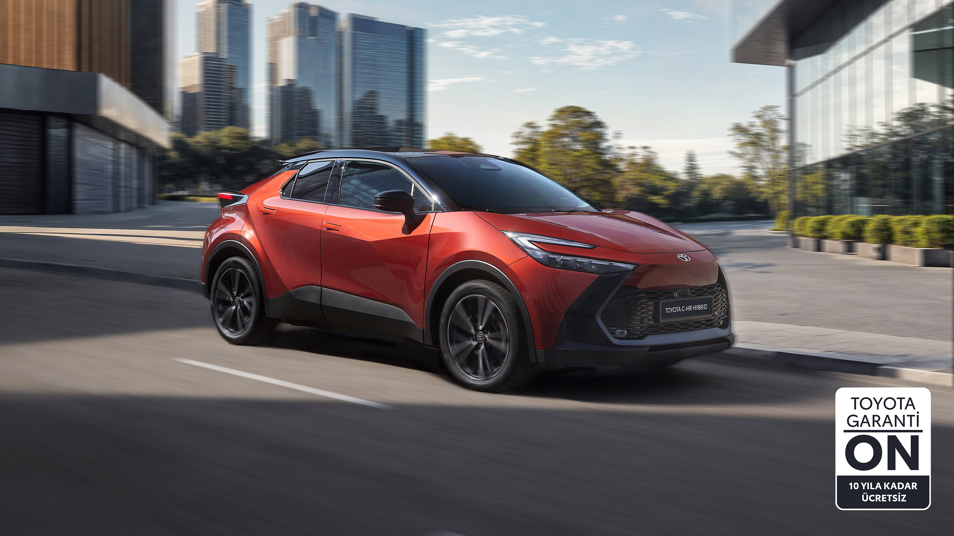 Toyota C-HR Hybrıd 300.000 TL'ye varan indirimle!