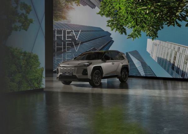 ראב4 SUV היברידי מבט מלפנים