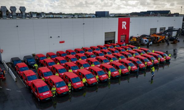 Toyota Norge produkstsjef presenterer nye Toyota C-HR+