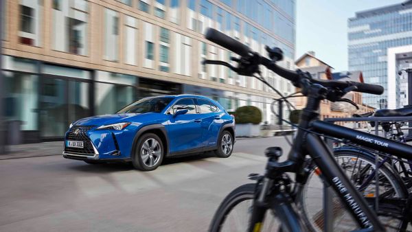 Električni UX 300e postavlja nove mejnike v revoluciji tišine znamke Lexus