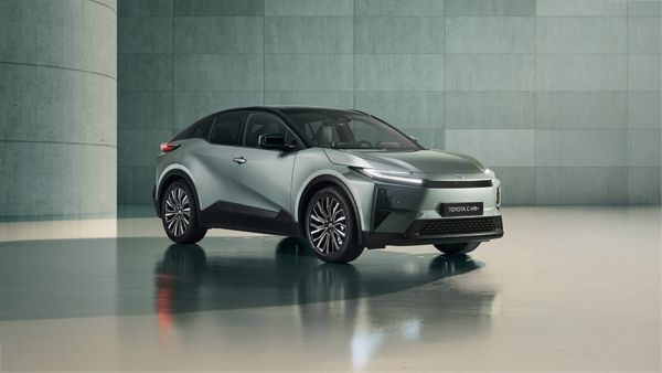 Toyota chrlí novinky: Představujeme úplně nový elektromobil C-HR+
