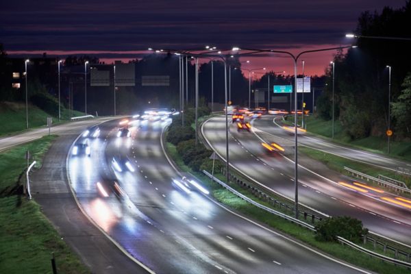 Suomalaisilla petrattavaa liikenteessä 