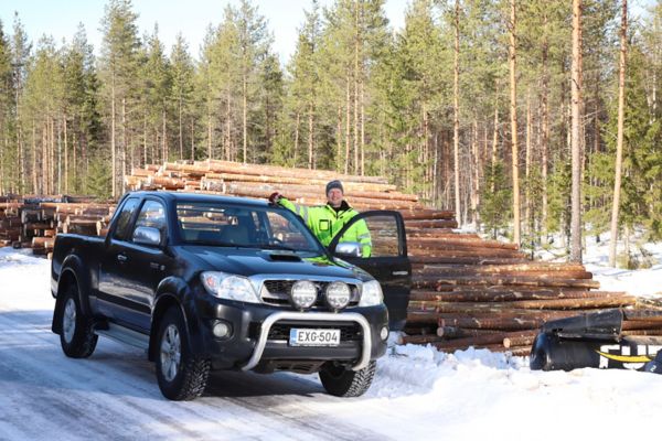 Lähes miljoonan kilometrin Toyota Hilux ja Jussi Antman