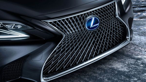 close up of a Lexus grille