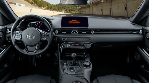 GR Supra, Ansicht von innen Cockpit.