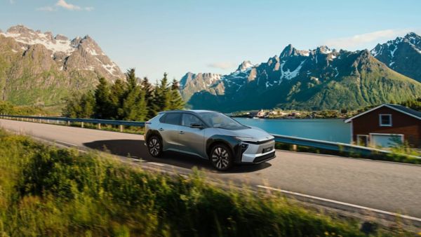 Toyota firmabiler