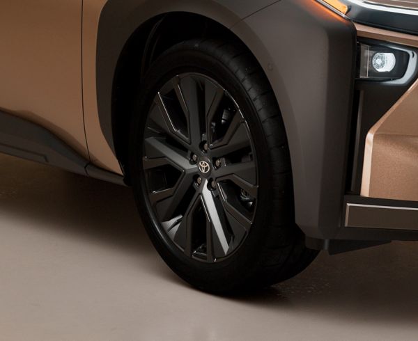 bZ4X Touring’s 20 inch alloy wheel