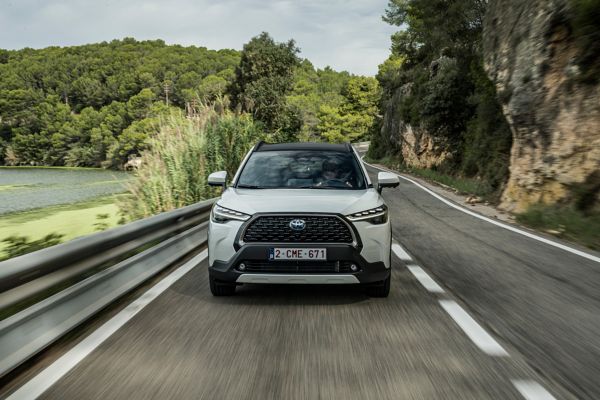 "Dersom du ikke ønsker bil med ledning, så har Toyota et alternativ til deg ."