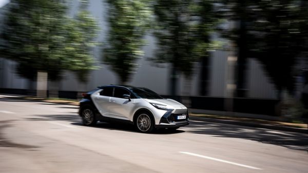 Motor y consumo del nuevo Toyota C-HR Plug-in