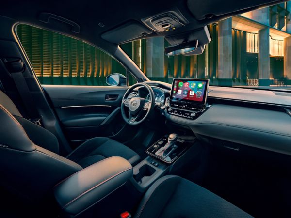 O painel de instrumentos e o ecrã multimédia do novo Toyota Corolla Cross
