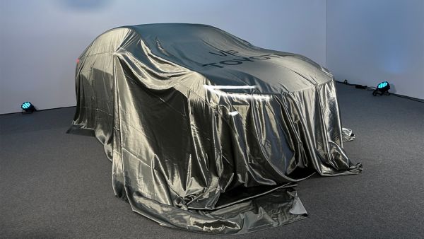 En tildekket Toyota C-HR+