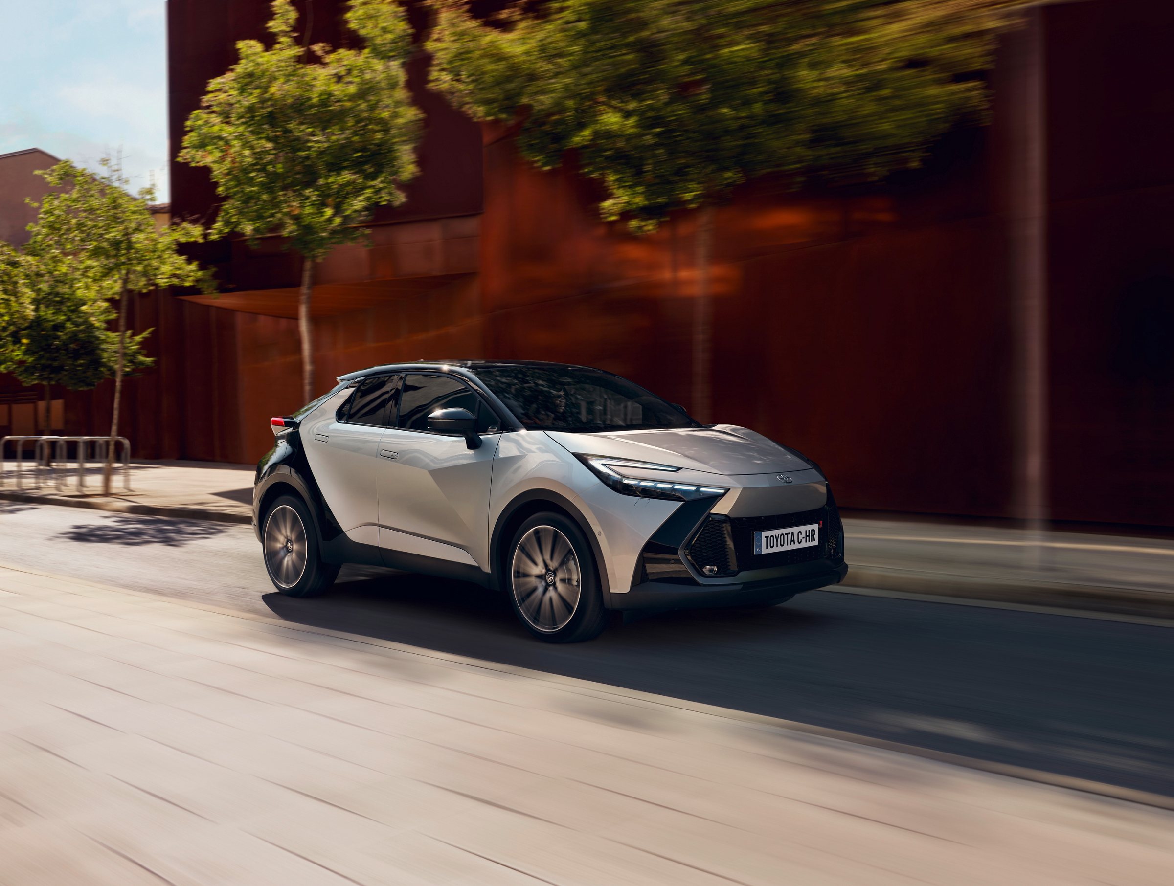 Toyota C-HR Hybrid közúti használat közben