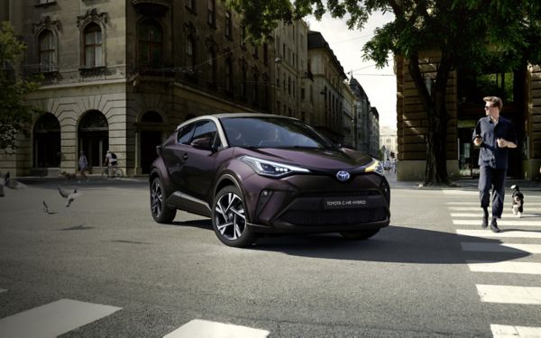 Toyota C-HR begagnad