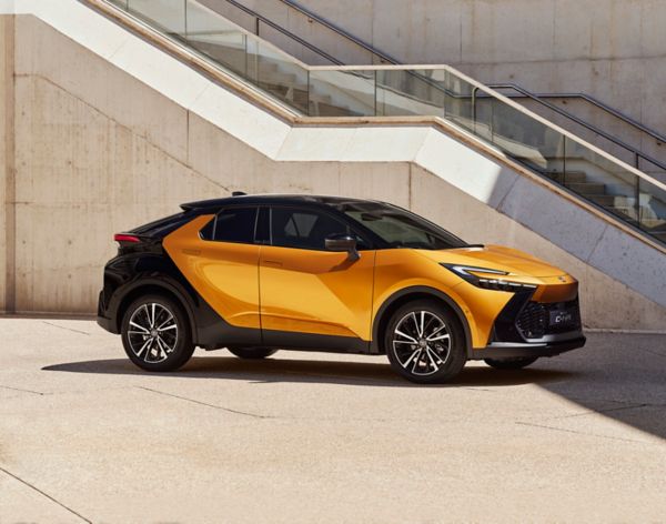 C-HR Hybrid mit gold-schwarzer Lackierung