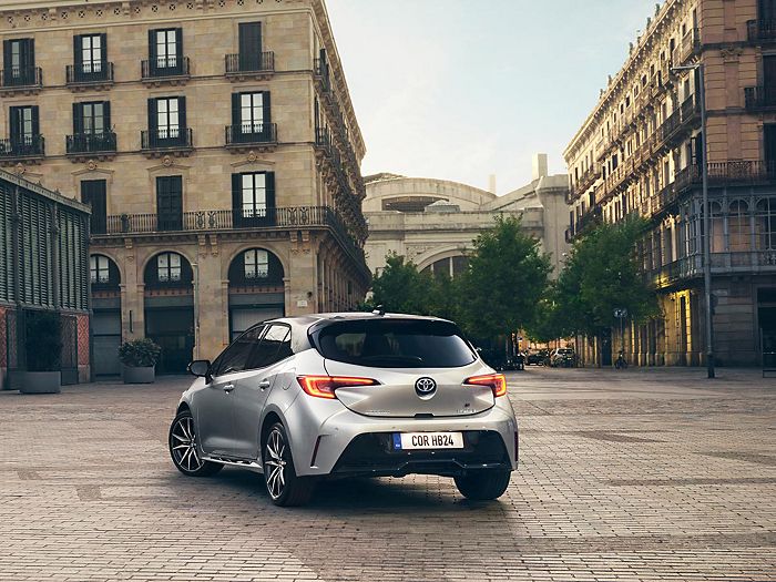 Nuevo 5 puertas Toyota Corolla Hatchback híbrido