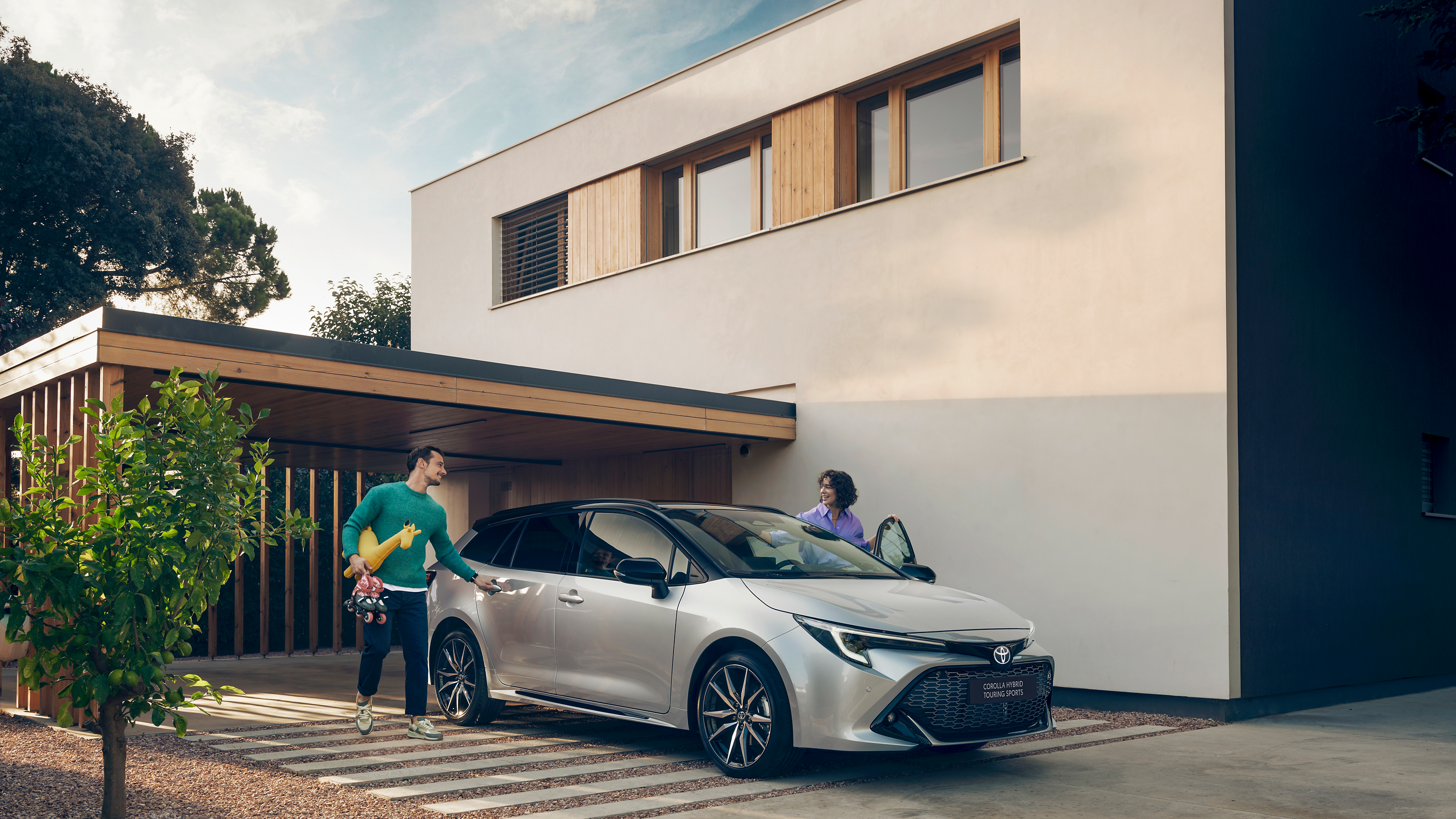Perekond oma Toyota Corolla Touring Sportsis