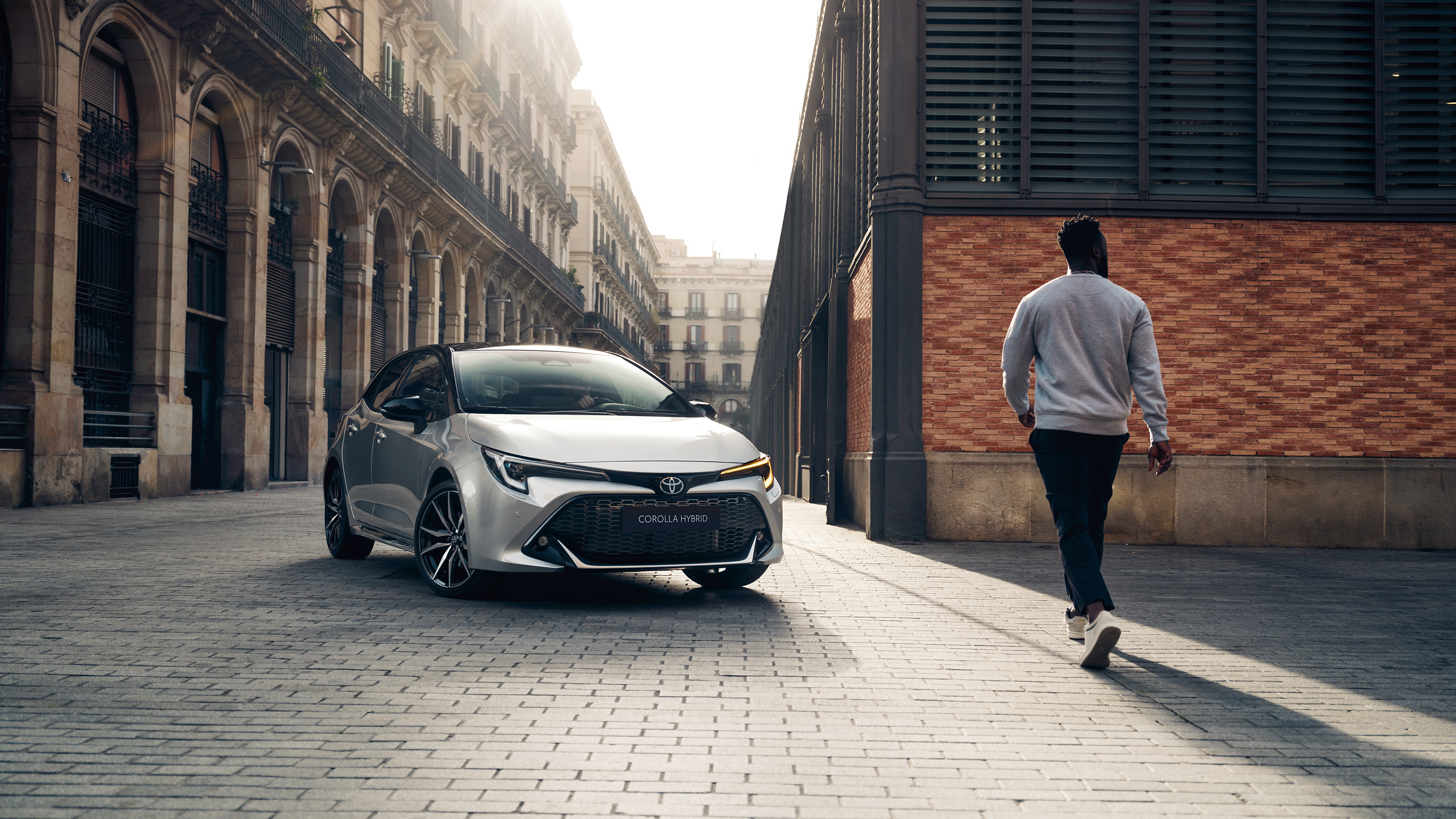 Toyota Corolla luukpära omanikud valmistuvad sõiduks 