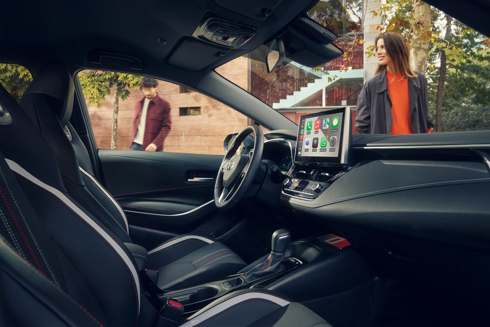 Volant a dotykový displej multimédií v Toyotě Corolla Sedan