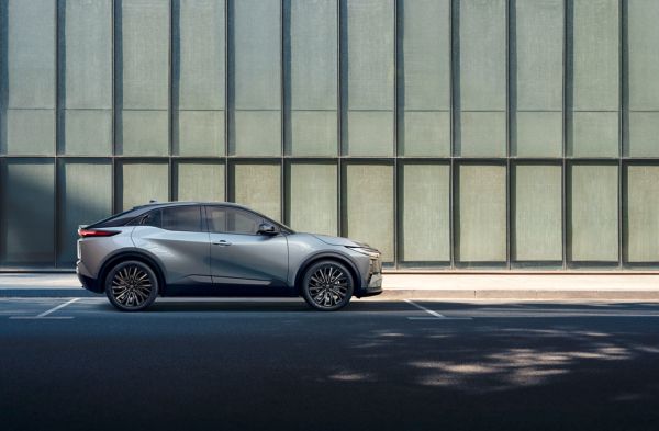 Toyota C-HR+