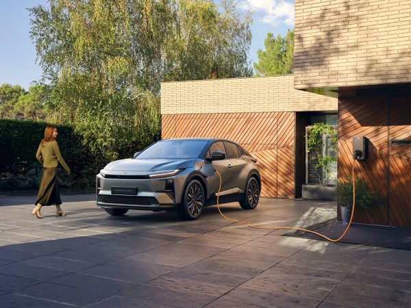 toyota c-hr+