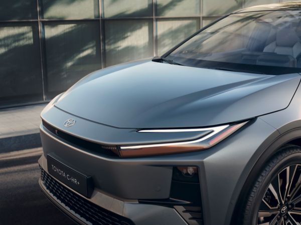 Les projecteurs distinctifs du Toyota C-HR+