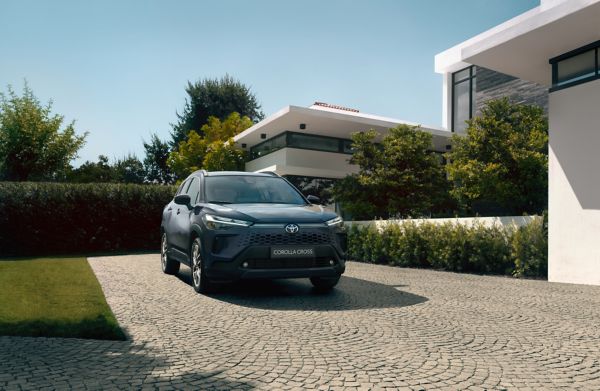 νέο Toyota Corolla Cross 