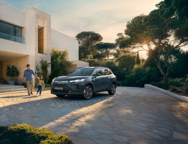 Преден фар на новия NG C-HR