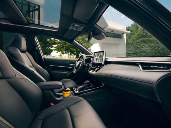 жена се е подрепряла на новата corolla cross 