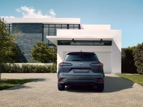 Toyota Corolla Cross vue arrière coffre fermer