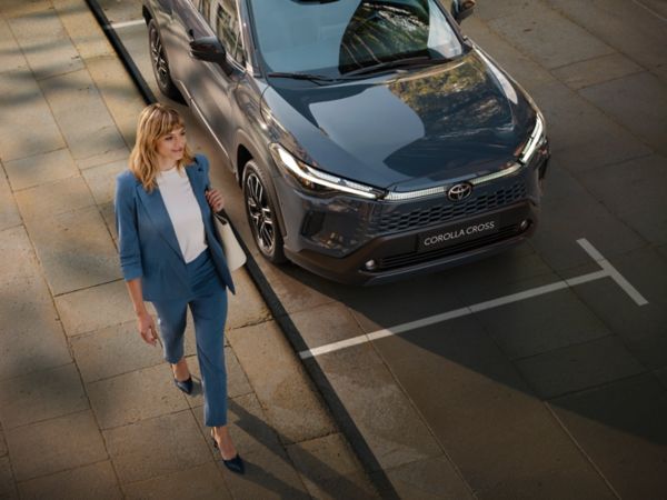 Corolla Cross -etupuskuri ja ajovalot