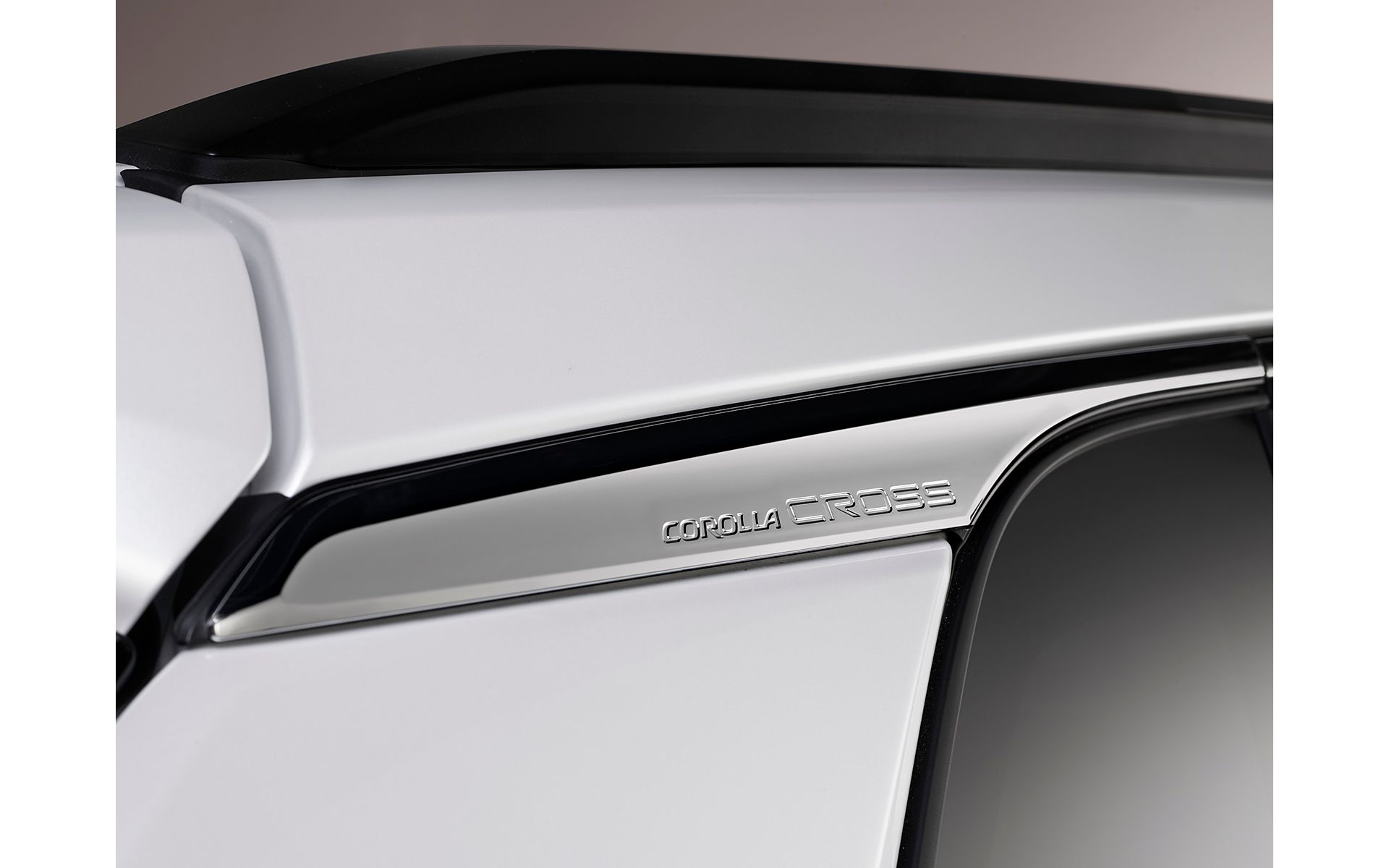Carousel E post-expand 9 COROLLA CROSS HYBRID