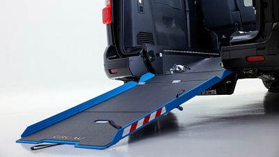 Proace con rampa para silla de ruedas
